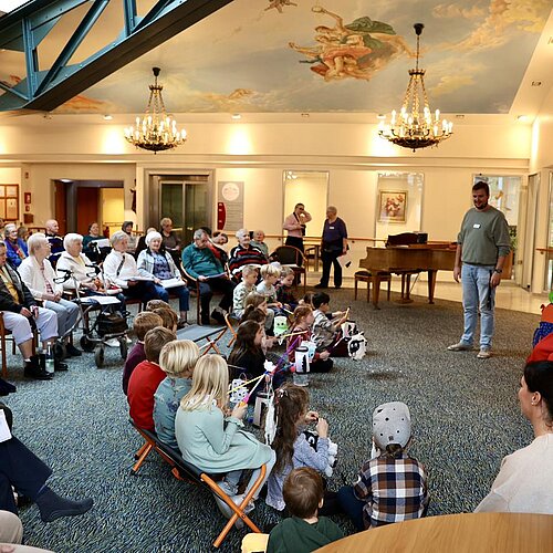 Sankt Martin im Haus Tusculum 🎉. Unsere Bewohner und die Kids freuten sich gleichermaßen über den Besuch 🍀.
...